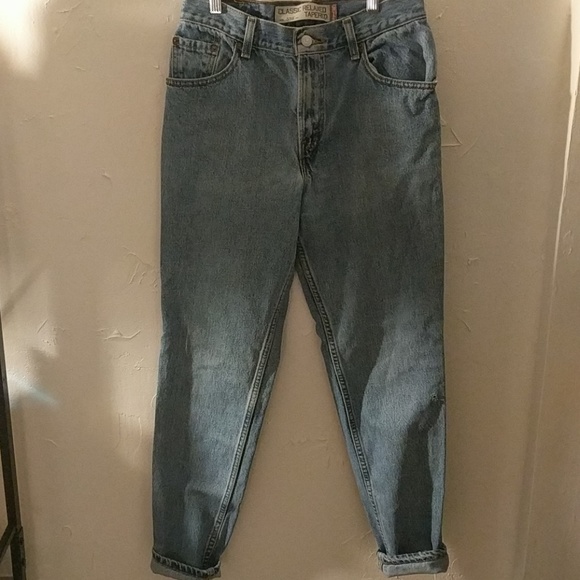 SOLD Vintage High Waist-Tappered 550 Levi's - Picture 3 of 7